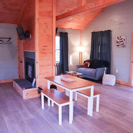 Avenwood Cabins Logan Eksteriør billede