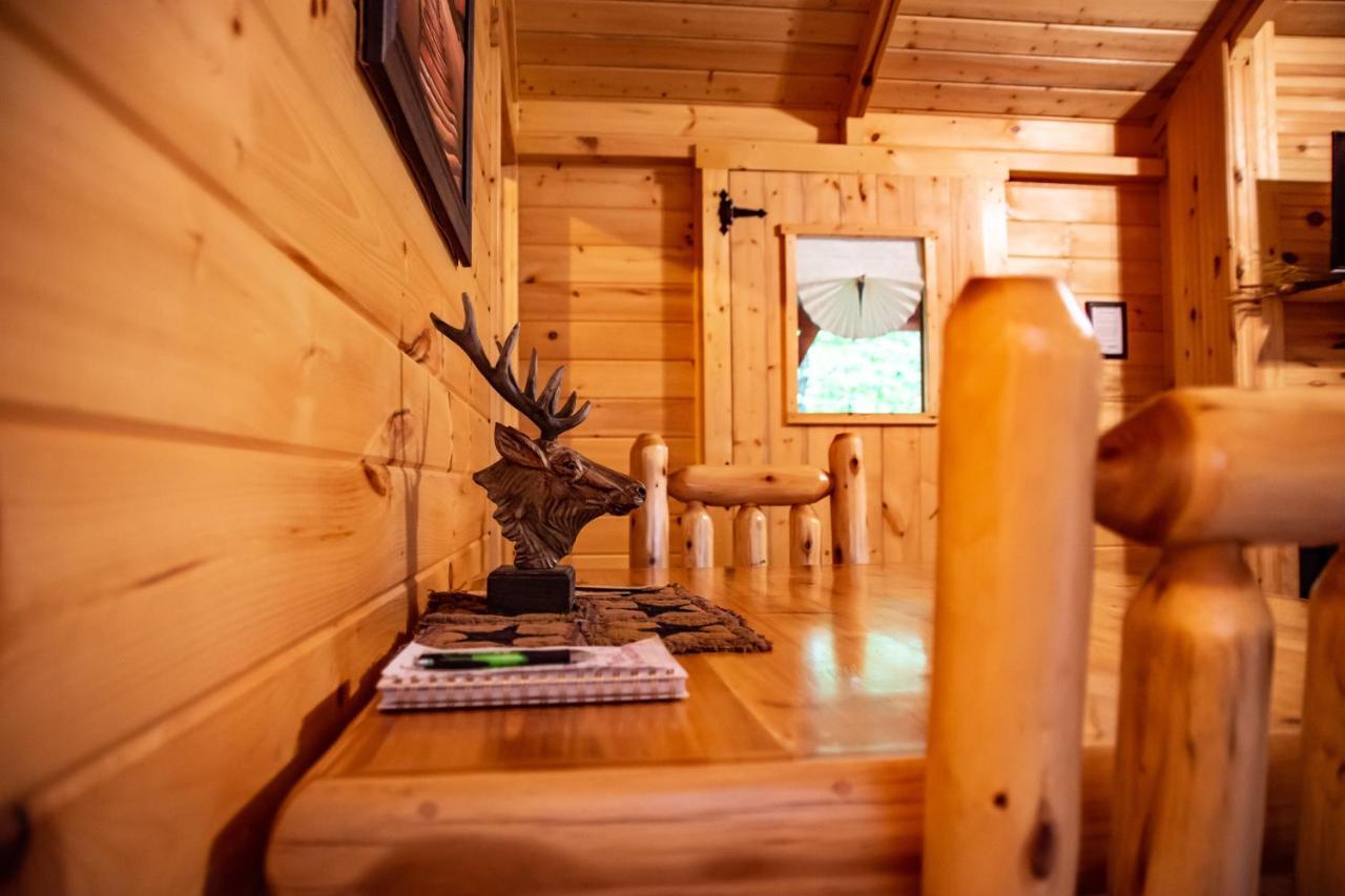 Avenwood Cabins Logan Eksteriør billede