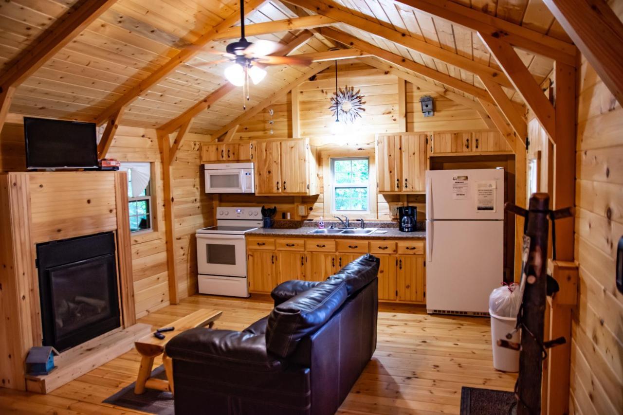 Avenwood Cabins Logan Eksteriør billede