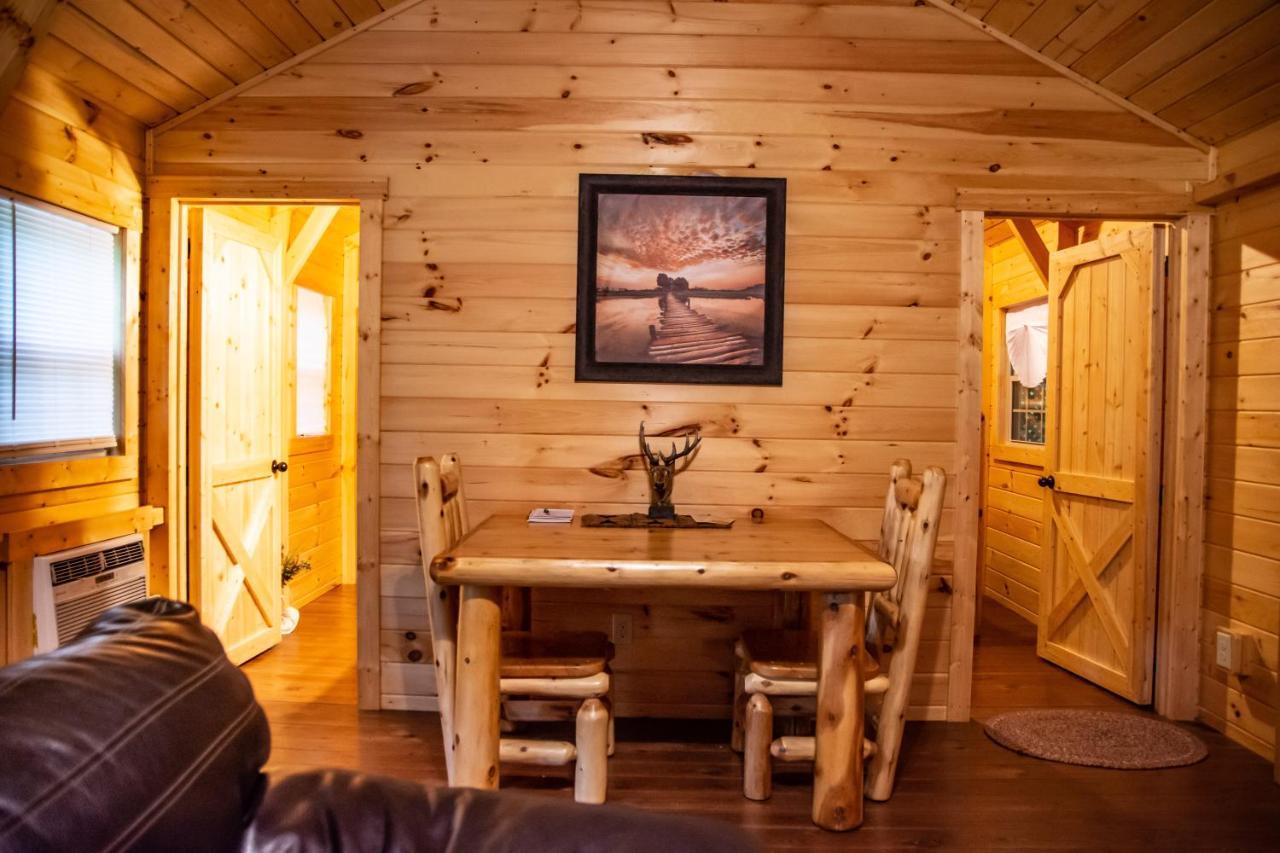 Avenwood Cabins Logan Eksteriør billede