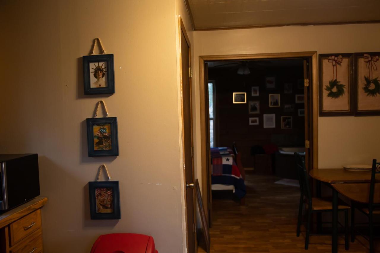 Avenwood Cabins Logan Eksteriør billede