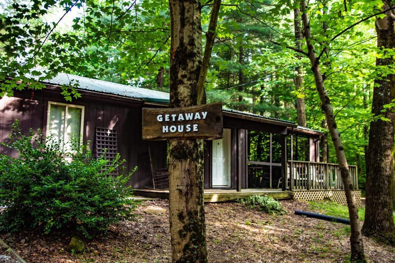 Avenwood Cabins Logan Eksteriør billede
