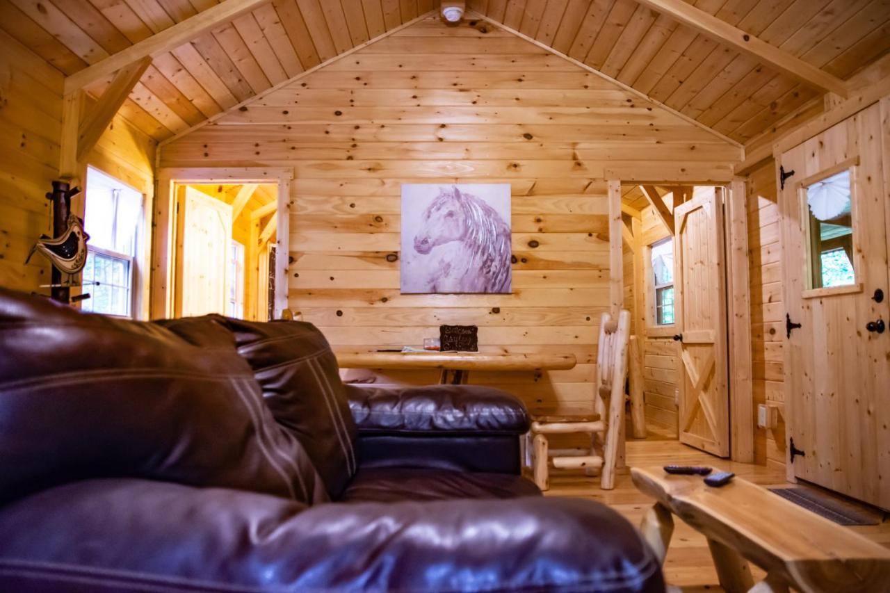 Avenwood Cabins Logan Eksteriør billede