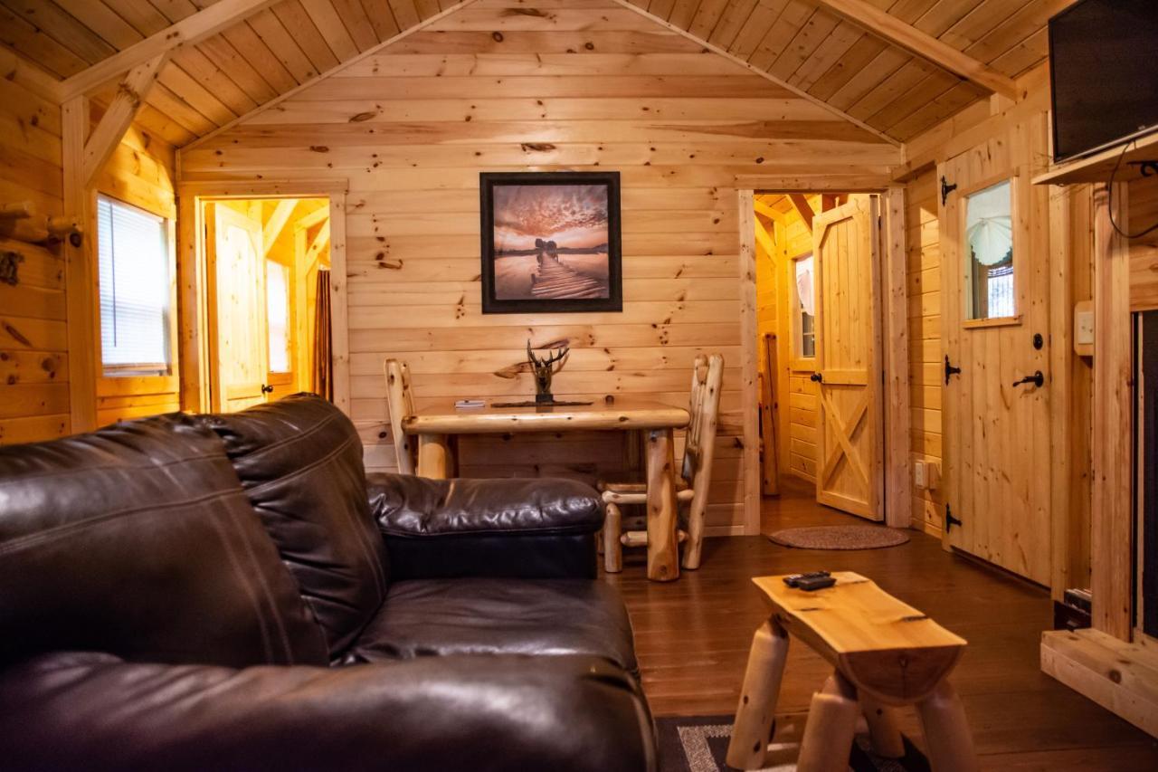 Avenwood Cabins Logan Eksteriør billede