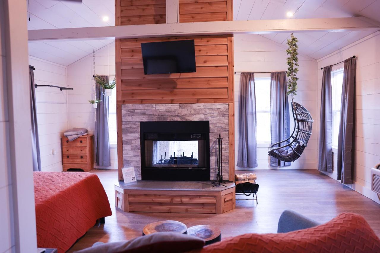 Avenwood Cabins Logan Eksteriør billede