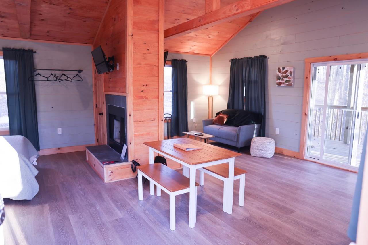 Avenwood Cabins Logan Eksteriør billede