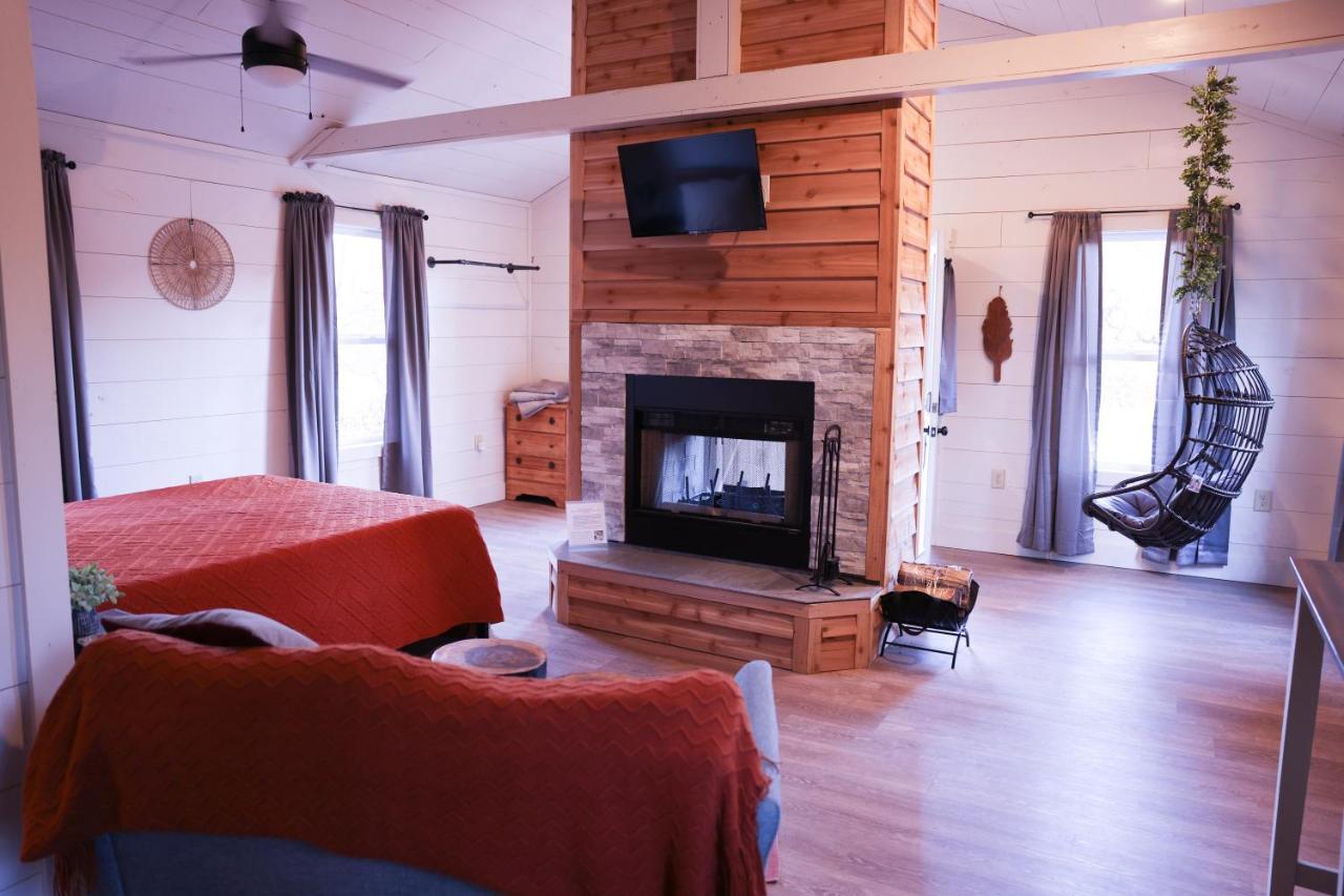 Avenwood Cabins Logan Eksteriør billede